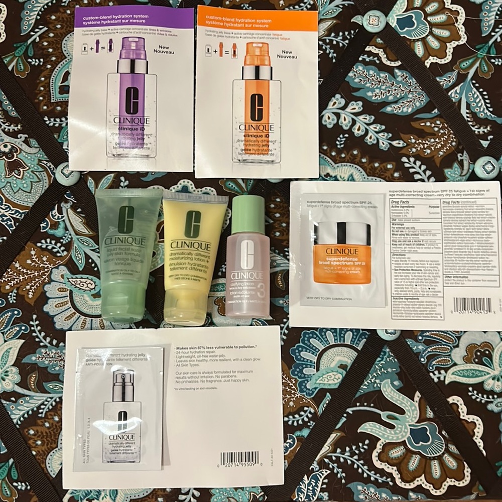 7 piece Clinique Skincare sample lot, cleanser, Dramatically Different+ and more